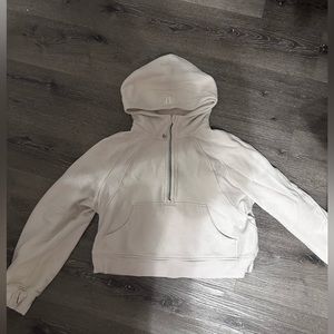 Lululemon Scuba 1/2 zip. Great condition size M/L